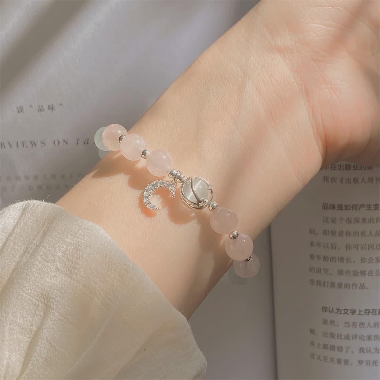 パワーストーンブレスレット 月光に願いを込めた癒しの天然石