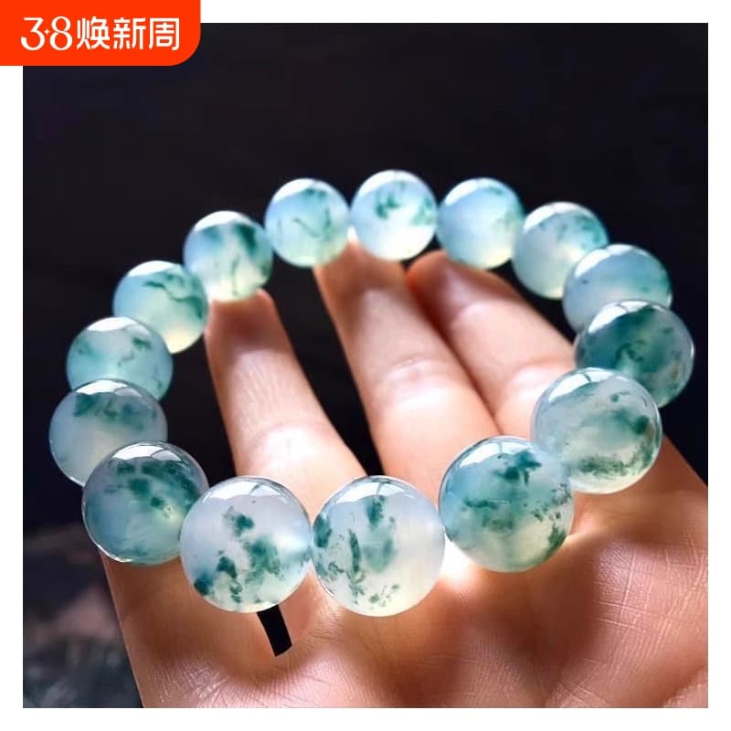 パワーストーンブレスレット 透明感ある翡翠の輝き 成功への架け橋